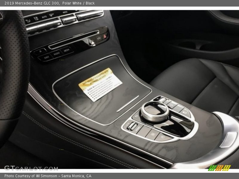 Polar White / Black 2019 Mercedes-Benz GLC 300