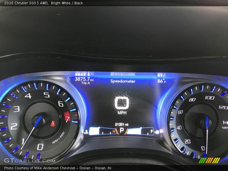 Bright White / Black 2016 Chrysler 300 S AWD