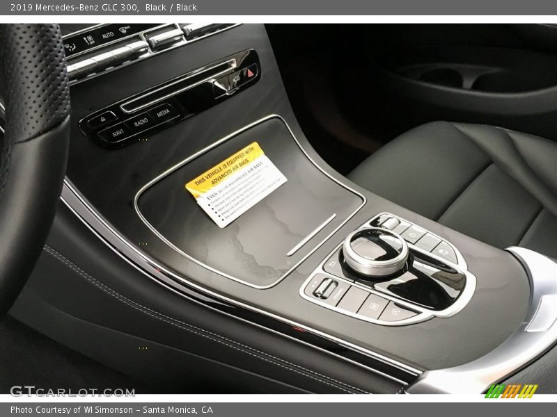 Black / Black 2019 Mercedes-Benz GLC 300