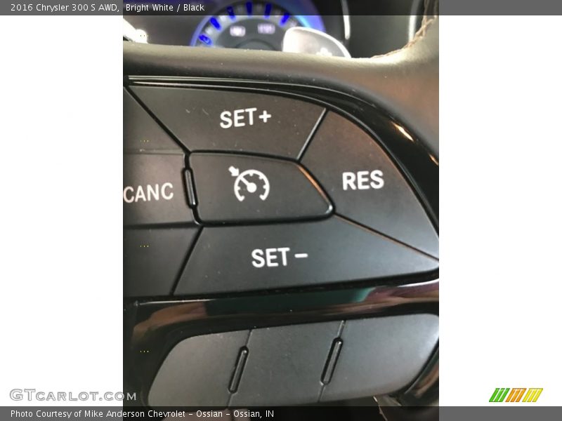 Bright White / Black 2016 Chrysler 300 S AWD