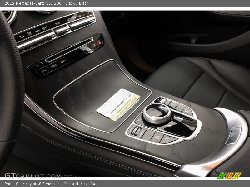 Black / Black 2019 Mercedes-Benz GLC 300