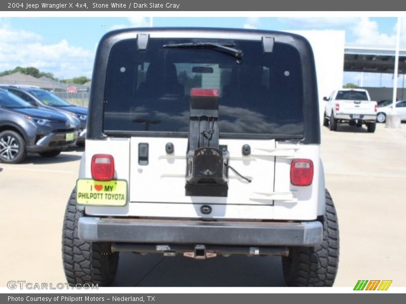 Stone White / Dark Slate Gray 2004 Jeep Wrangler X 4x4