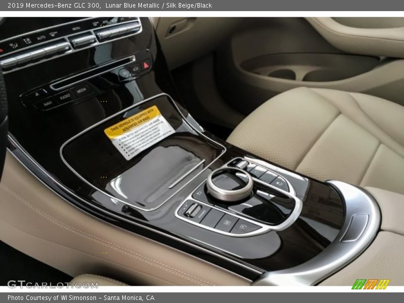 Lunar Blue Metallic / Silk Beige/Black 2019 Mercedes-Benz GLC 300