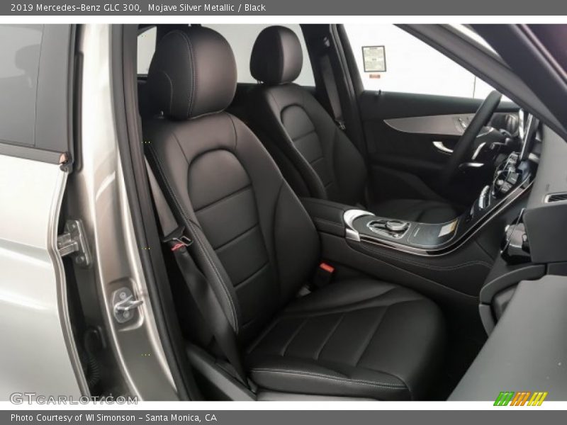 Mojave Silver Metallic / Black 2019 Mercedes-Benz GLC 300