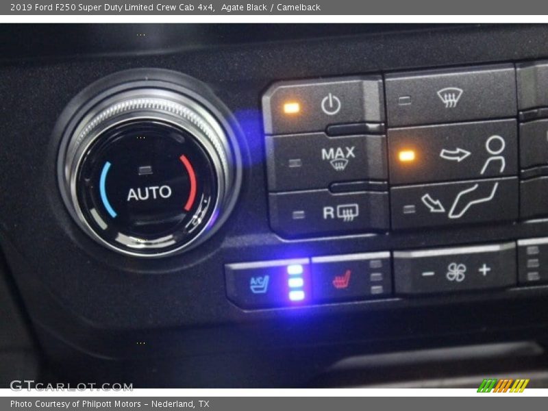 Controls of 2019 F250 Super Duty Limited Crew Cab 4x4