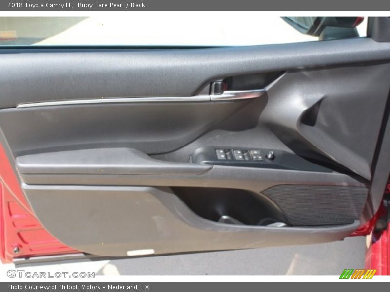 Ruby Flare Pearl / Black 2018 Toyota Camry LE