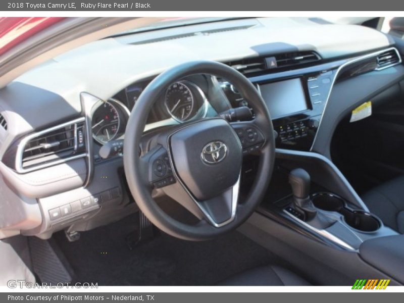 Ruby Flare Pearl / Black 2018 Toyota Camry LE
