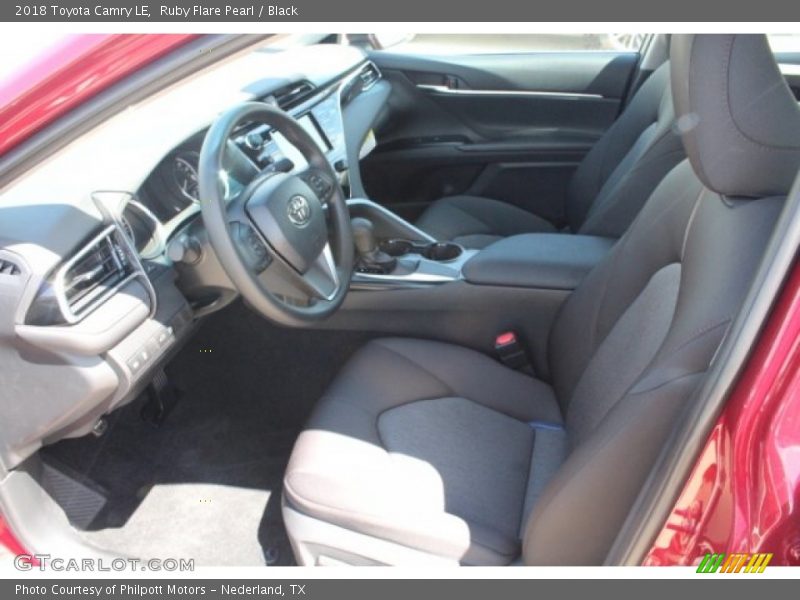 Ruby Flare Pearl / Black 2018 Toyota Camry LE