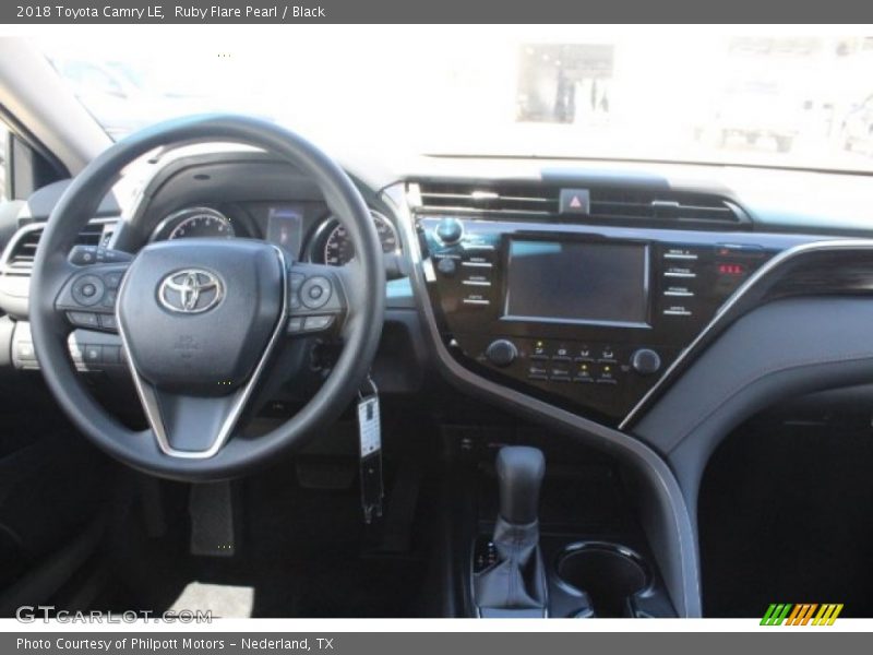 Ruby Flare Pearl / Black 2018 Toyota Camry LE