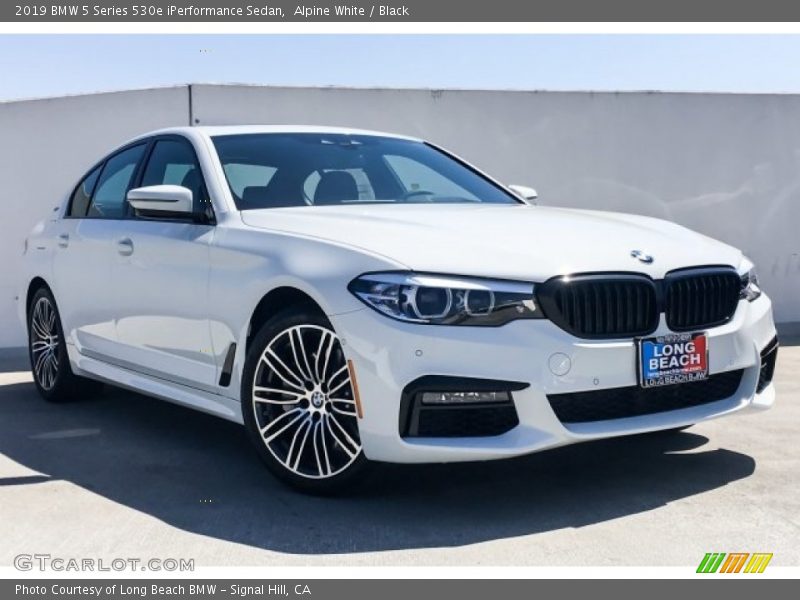 Front 3/4 View of 2019 5 Series 530e iPerformance Sedan