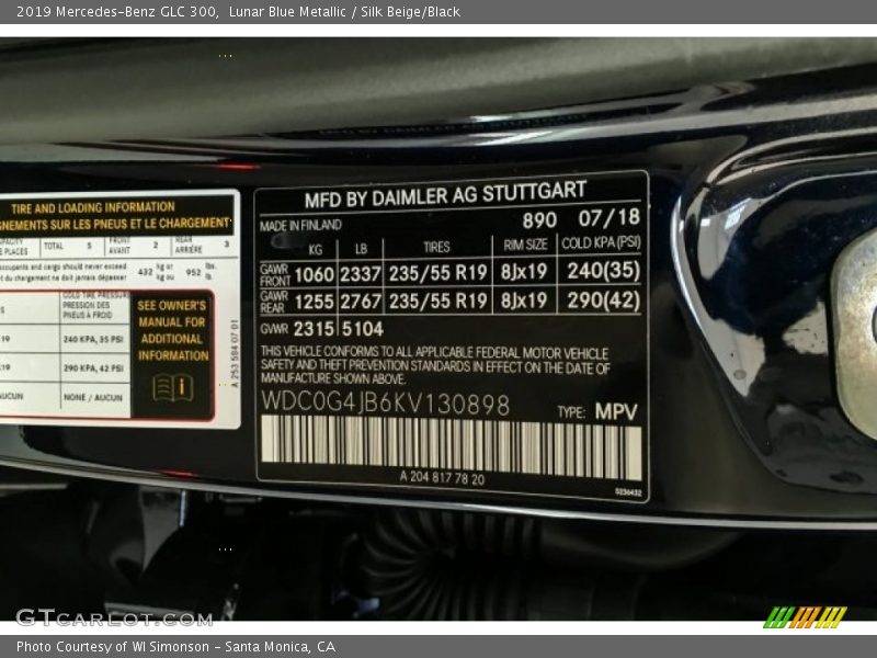 Lunar Blue Metallic / Silk Beige/Black 2019 Mercedes-Benz GLC 300