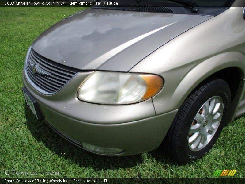 Light Almond Pearl / Taupe 2003 Chrysler Town & Country LXi