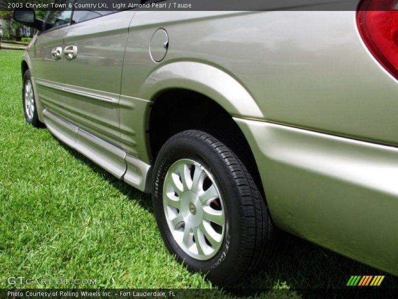 Light Almond Pearl / Taupe 2003 Chrysler Town & Country LXi