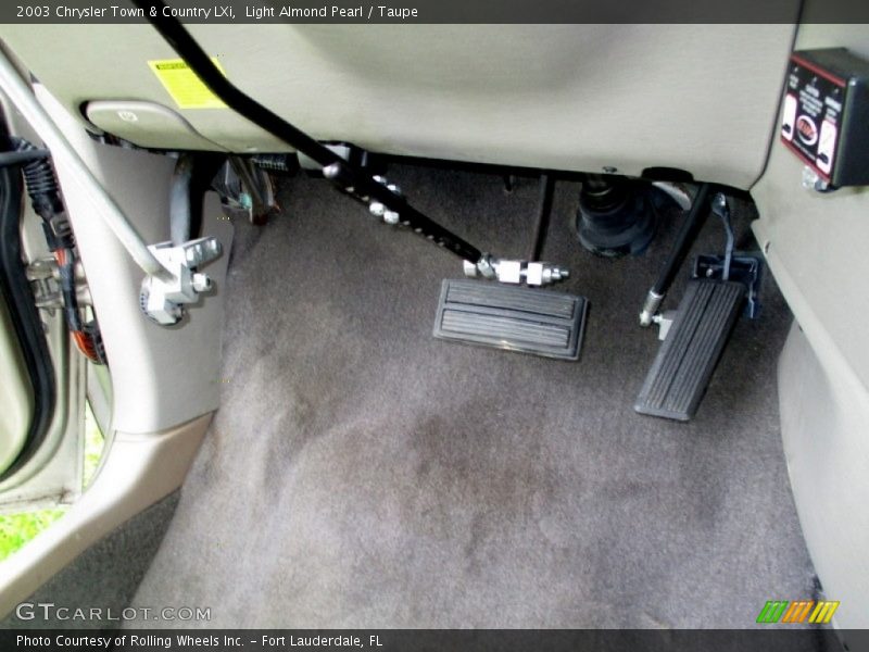 Light Almond Pearl / Taupe 2003 Chrysler Town & Country LXi