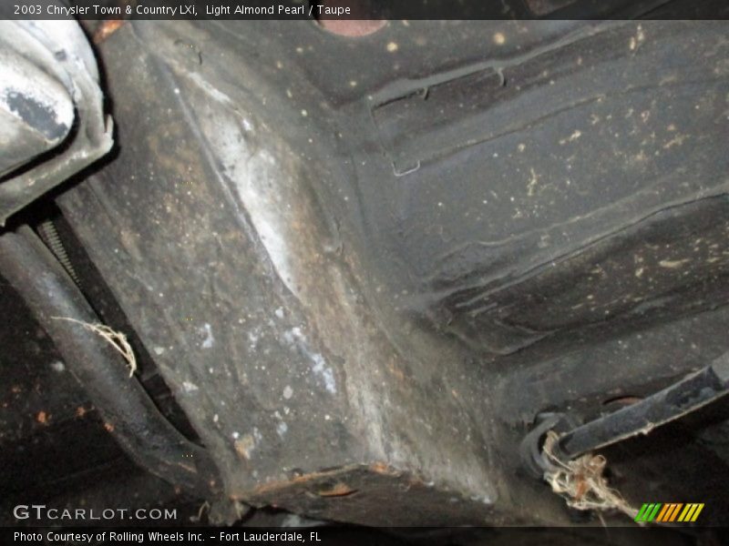 Light Almond Pearl / Taupe 2003 Chrysler Town & Country LXi