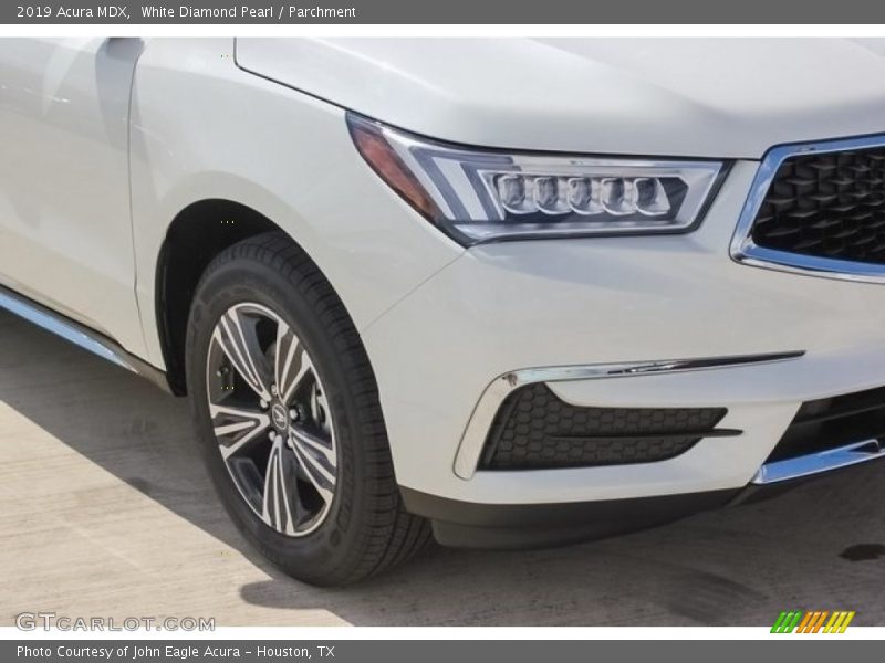 White Diamond Pearl / Parchment 2019 Acura MDX