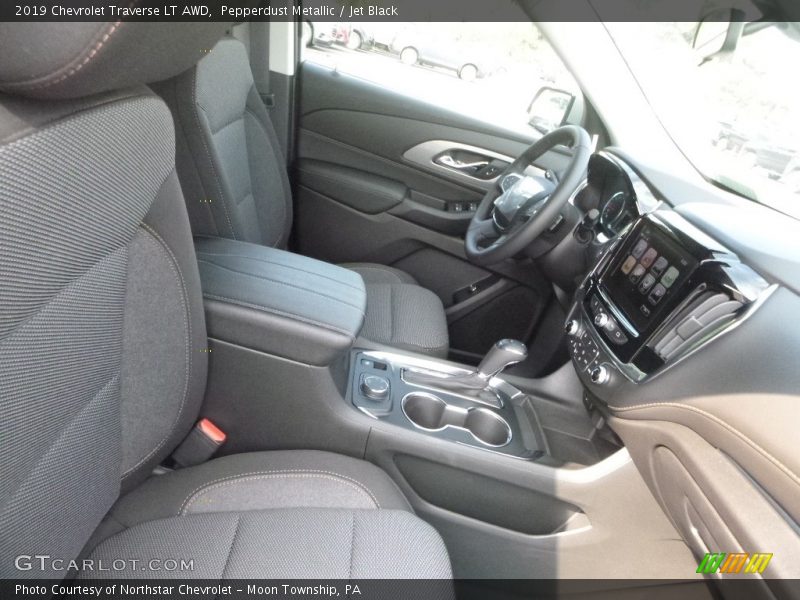 Pepperdust Metallic / Jet Black 2019 Chevrolet Traverse LT AWD