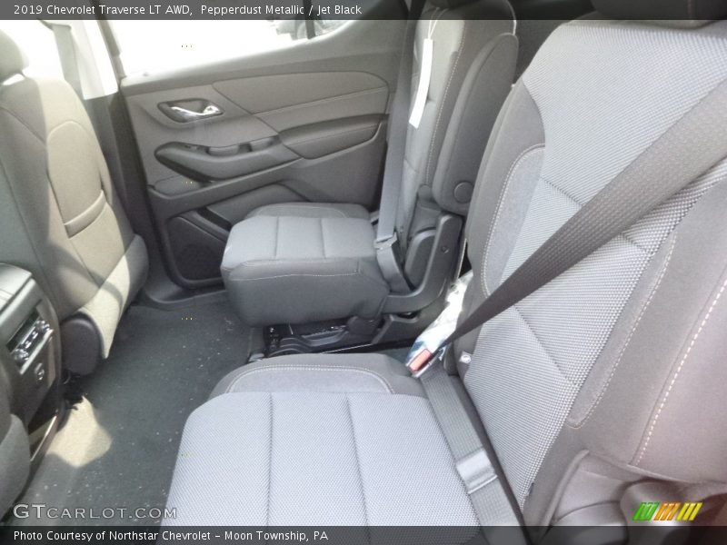 Pepperdust Metallic / Jet Black 2019 Chevrolet Traverse LT AWD