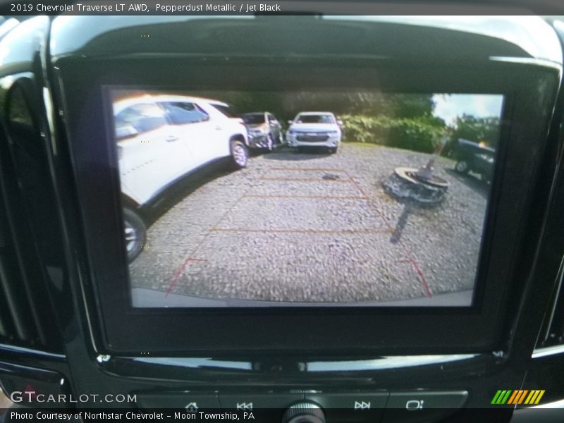 Pepperdust Metallic / Jet Black 2019 Chevrolet Traverse LT AWD