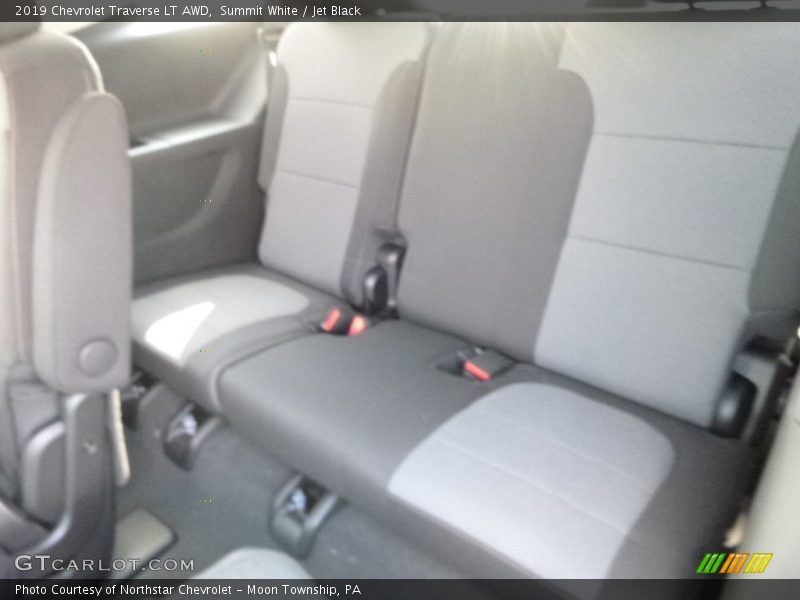 Summit White / Jet Black 2019 Chevrolet Traverse LT AWD