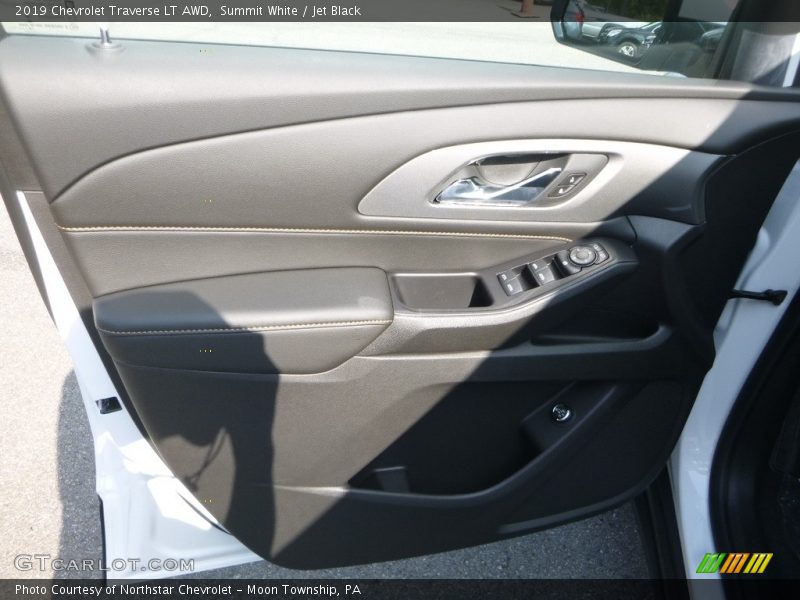 Summit White / Jet Black 2019 Chevrolet Traverse LT AWD