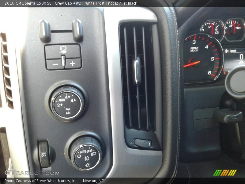White Frost Tricoat / Jet Black 2016 GMC Sierra 1500 SLT Crew Cab 4WD