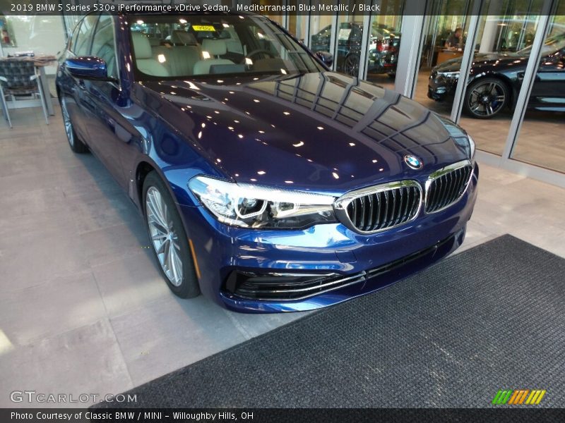 Mediterranean Blue Metallic / Black 2019 BMW 5 Series 530e iPerformance xDrive Sedan