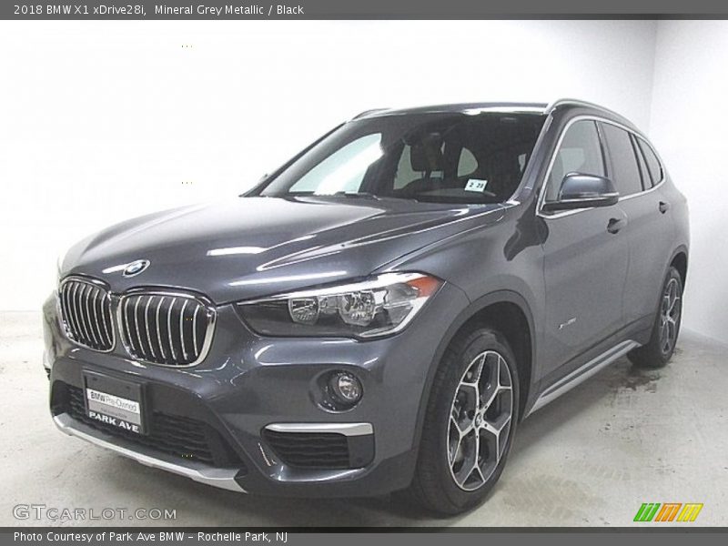 Mineral Grey Metallic / Black 2018 BMW X1 xDrive28i
