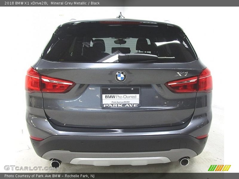 Mineral Grey Metallic / Black 2018 BMW X1 xDrive28i