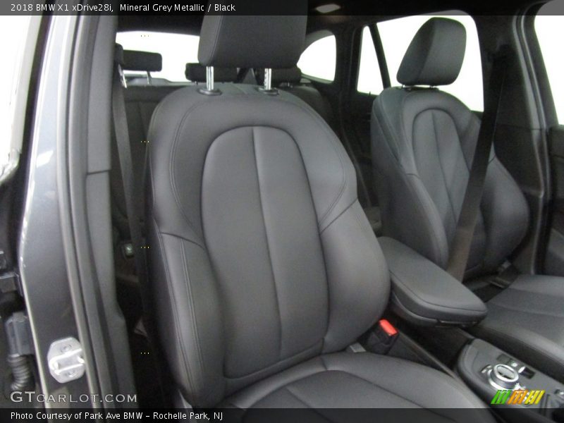 Mineral Grey Metallic / Black 2018 BMW X1 xDrive28i