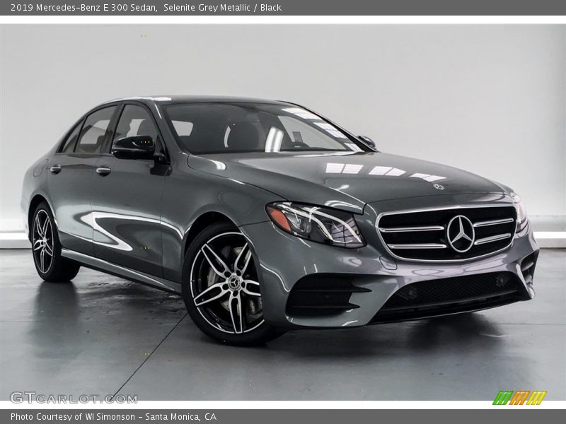 Front 3/4 View of 2019 E 300 Sedan