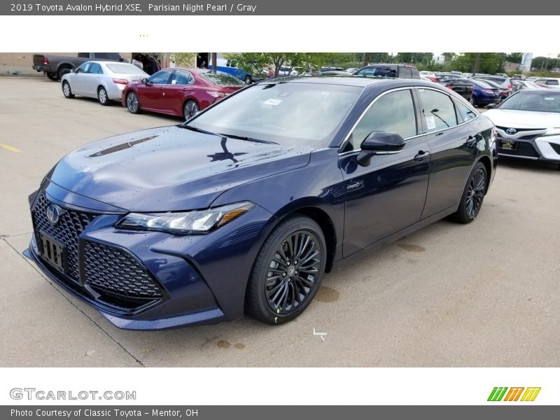 Front 3/4 View of 2019 Avalon Hybrid XSE