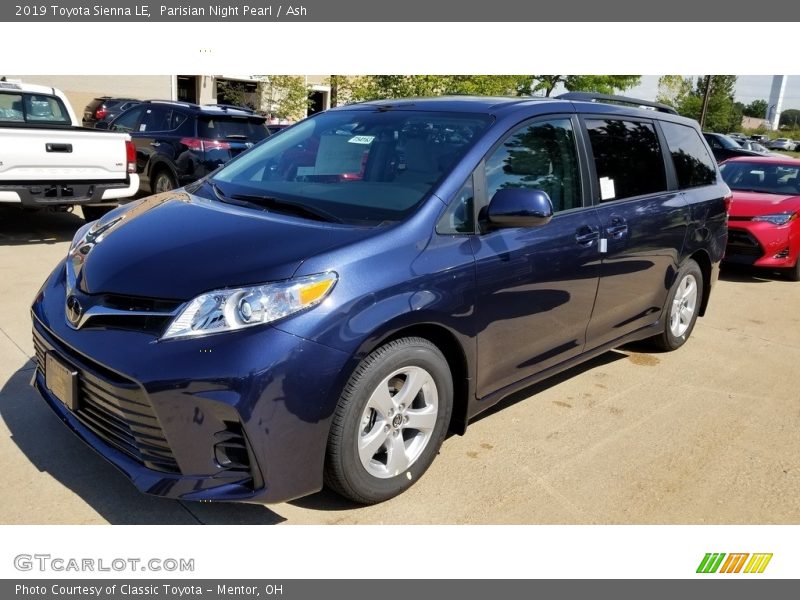 Parisian Night Pearl / Ash 2019 Toyota Sienna LE