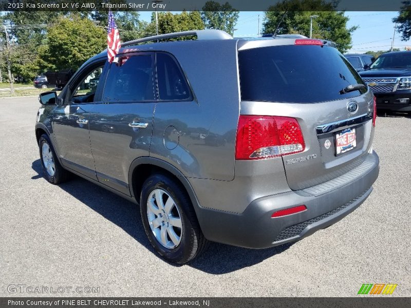 Titanium Silver / Gray 2013 Kia Sorento LX V6 AWD