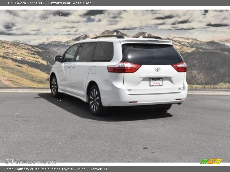 Blizzard Pearl White / Ash 2019 Toyota Sienna XLE