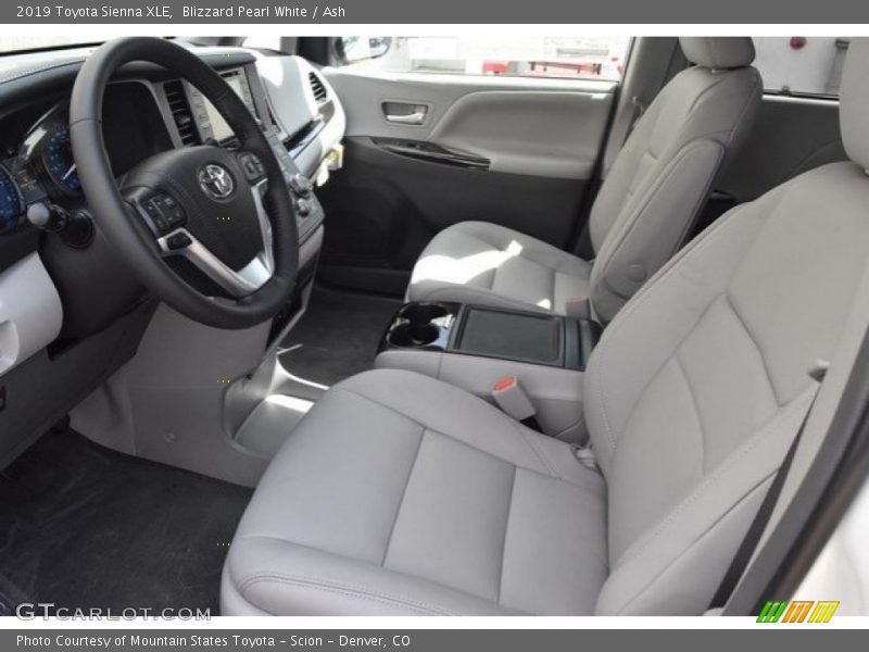 Blizzard Pearl White / Ash 2019 Toyota Sienna XLE