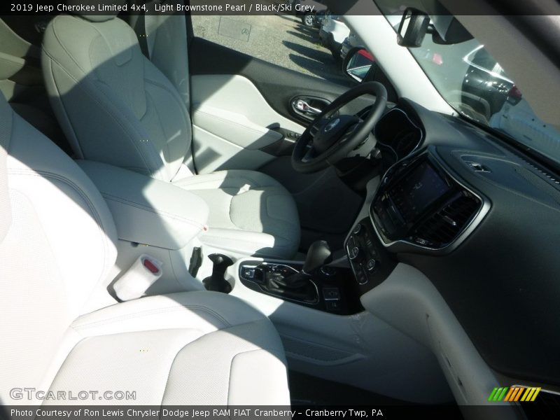Light Brownstone Pearl / Black/Ski Grey 2019 Jeep Cherokee Limited 4x4