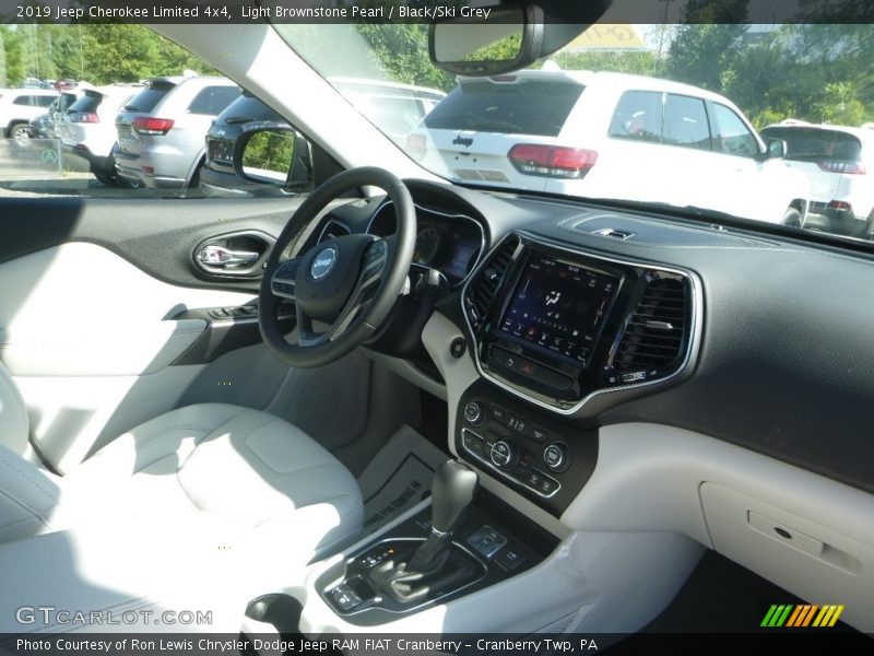Light Brownstone Pearl / Black/Ski Grey 2019 Jeep Cherokee Limited 4x4