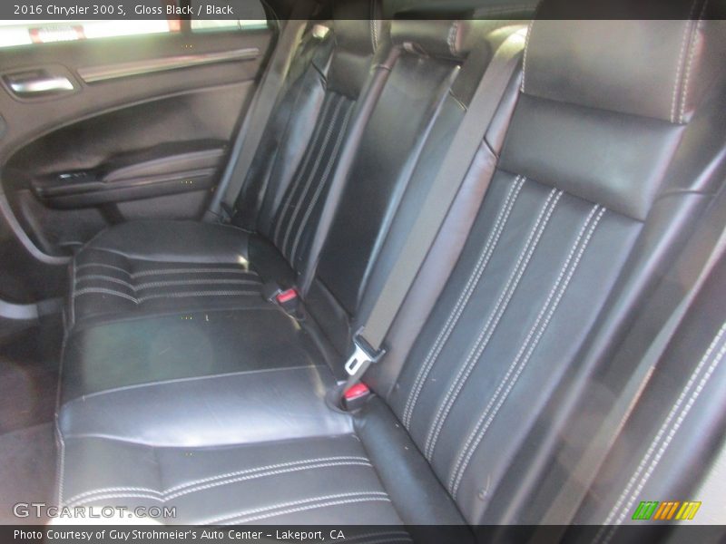 Gloss Black / Black 2016 Chrysler 300 S