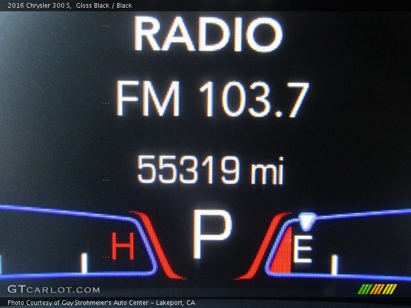Gloss Black / Black 2016 Chrysler 300 S