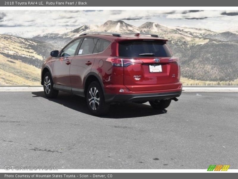Ruby Flare Pearl / Black 2018 Toyota RAV4 LE
