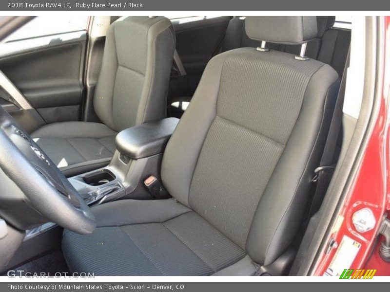 Ruby Flare Pearl / Black 2018 Toyota RAV4 LE