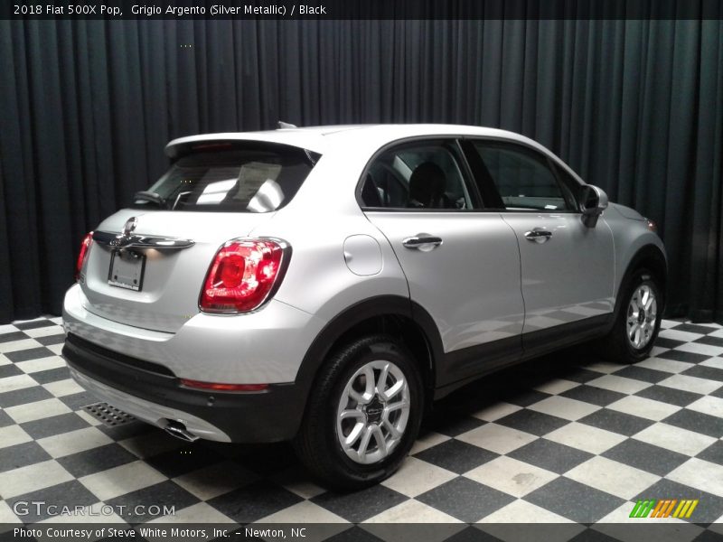Grigio Argento (Silver Metallic) / Black 2018 Fiat 500X Pop