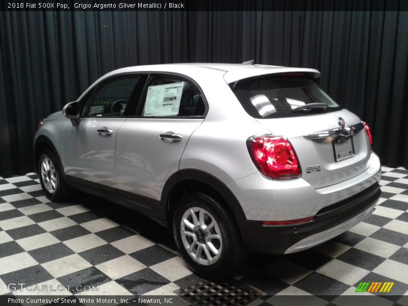 Grigio Argento (Silver Metallic) / Black 2018 Fiat 500X Pop