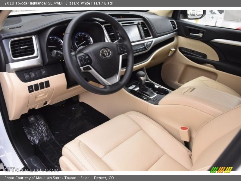 Blizzard White Pearl / Black 2018 Toyota Highlander SE AWD