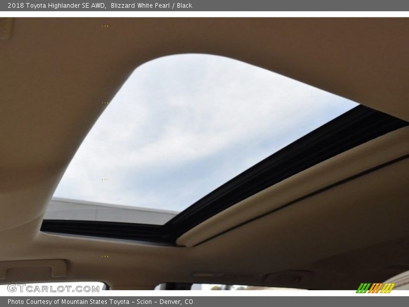 Blizzard White Pearl / Black 2018 Toyota Highlander SE AWD