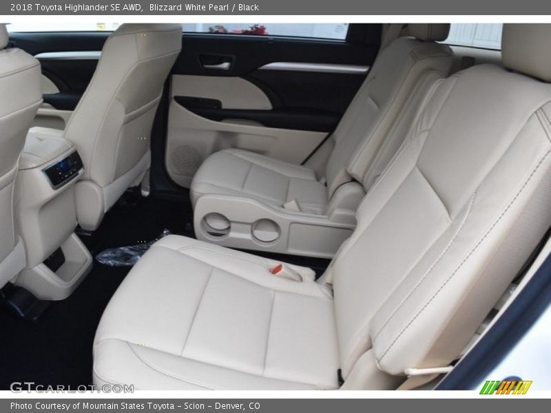 Blizzard White Pearl / Black 2018 Toyota Highlander SE AWD