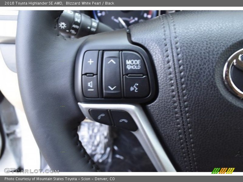 Blizzard White Pearl / Black 2018 Toyota Highlander SE AWD