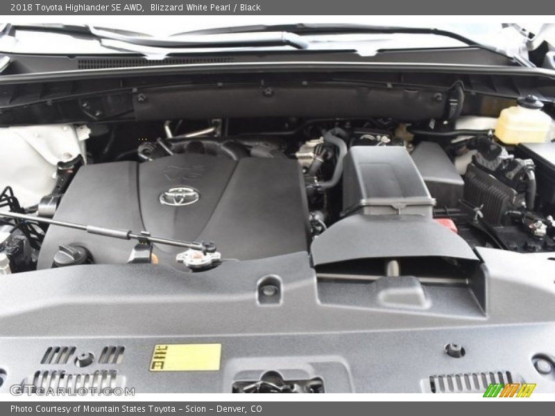 Blizzard White Pearl / Black 2018 Toyota Highlander SE AWD