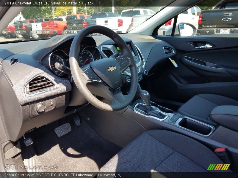 Silver Ice Metallic / Black 2019 Chevrolet Cruze LT